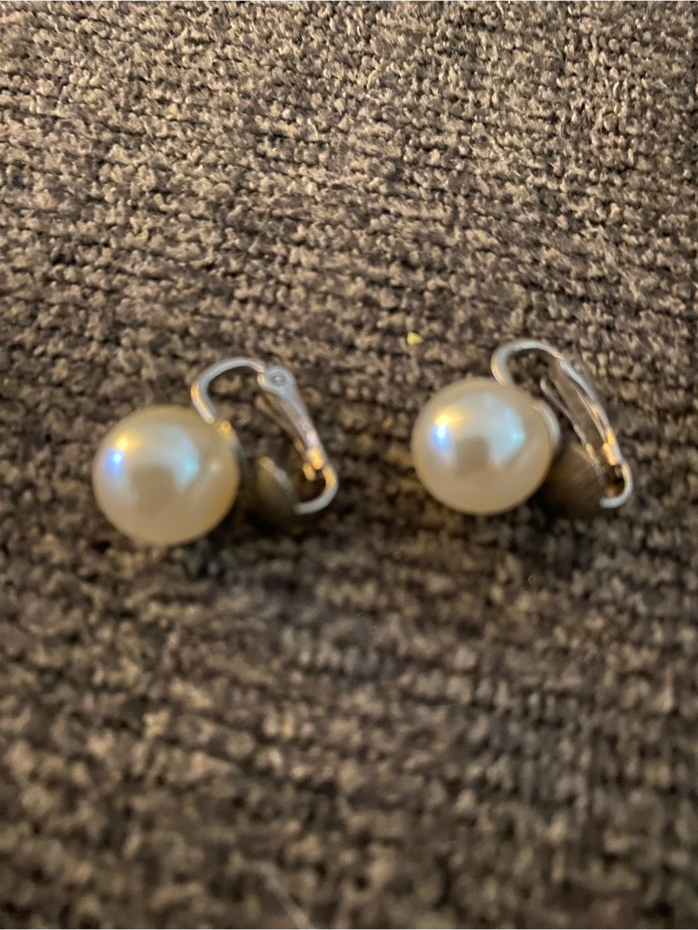 (BB1)Vintage- Cream Pearl Earrings with Gold Tone Clip Ons